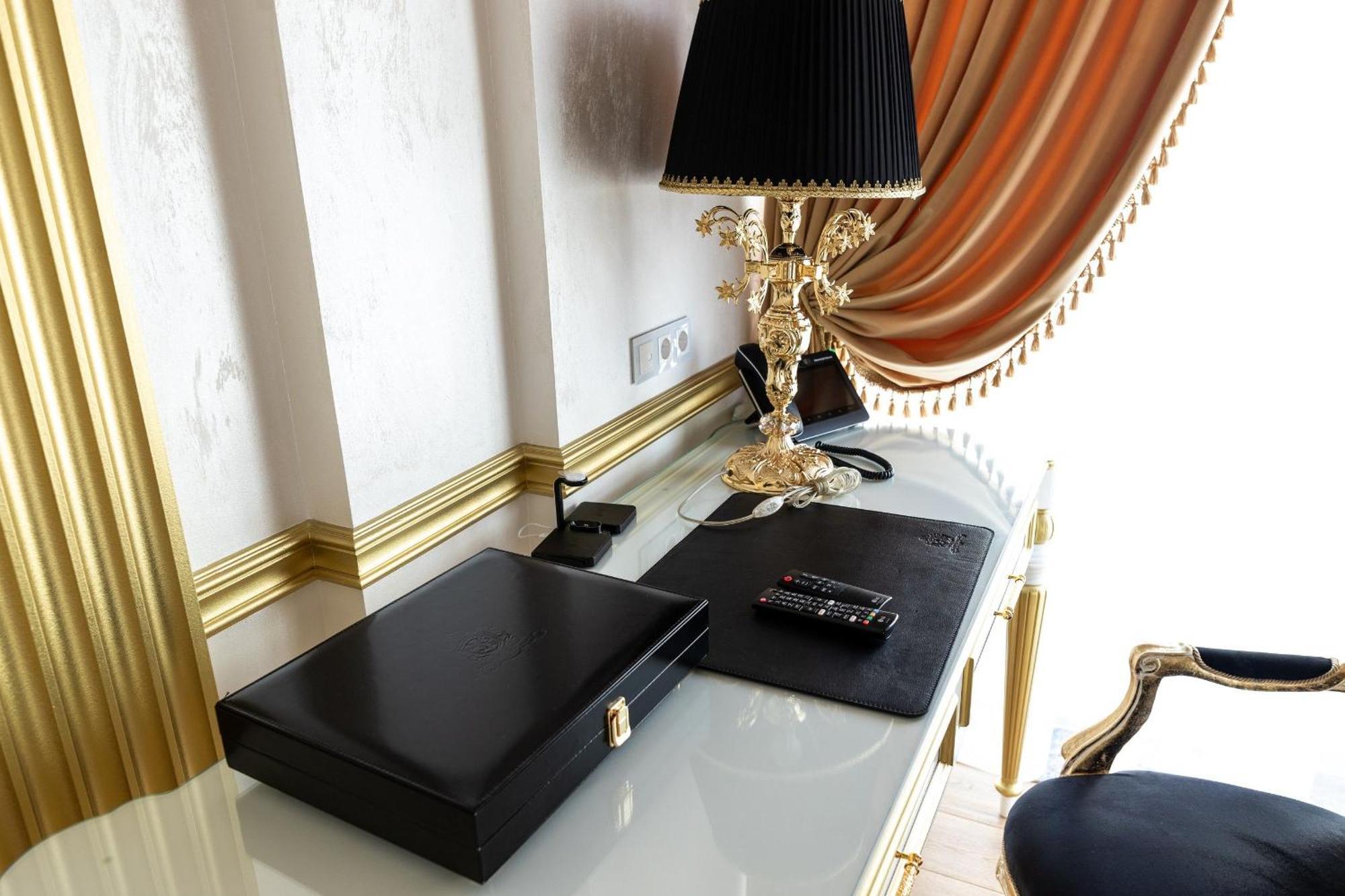 Royal Palace Luxury Hotel And Spa Khmelʼnytsʼkyy Ruang foto