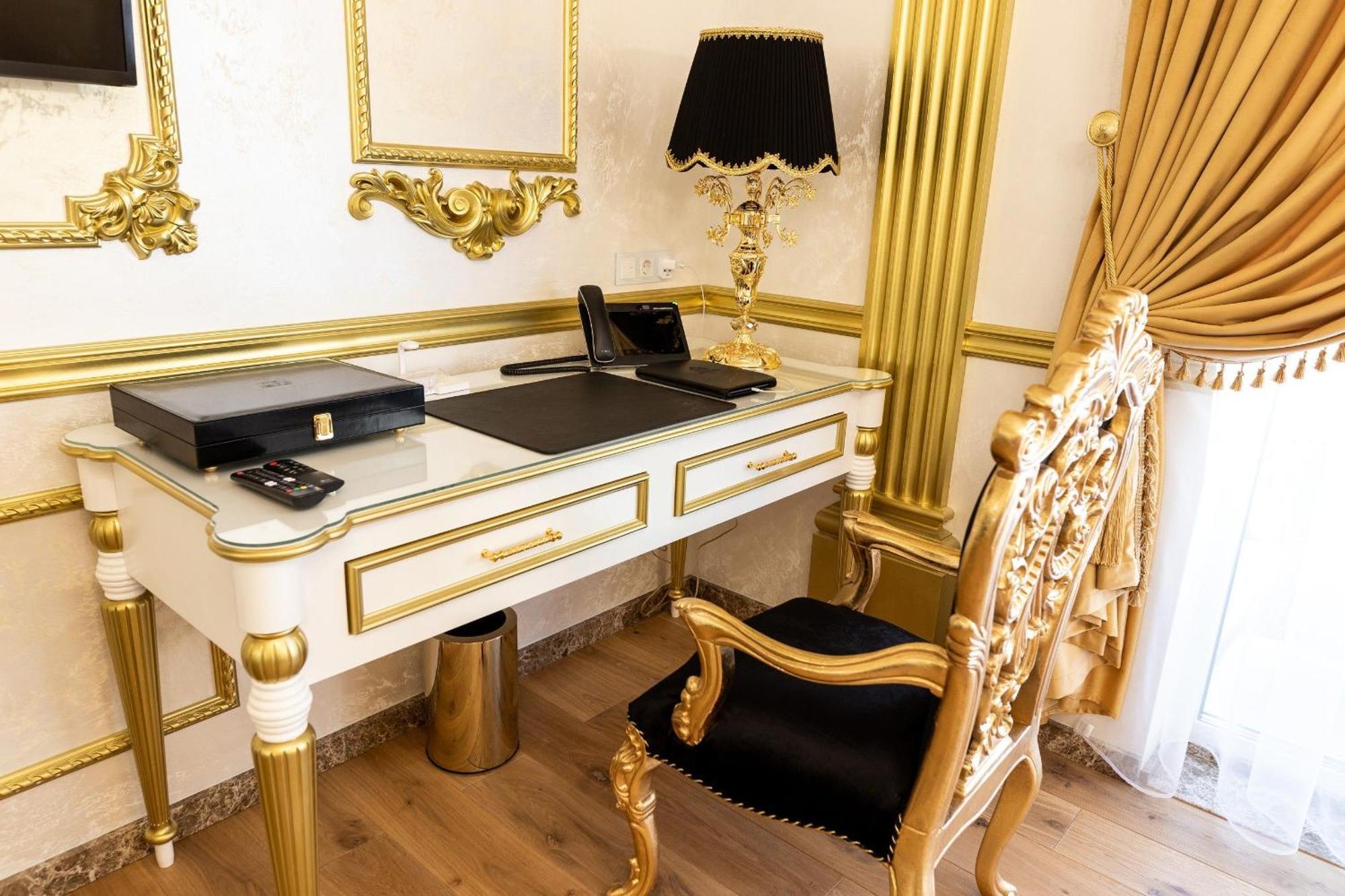 Royal Palace Luxury Hotel And Spa Khmelʼnytsʼkyy Ruang foto